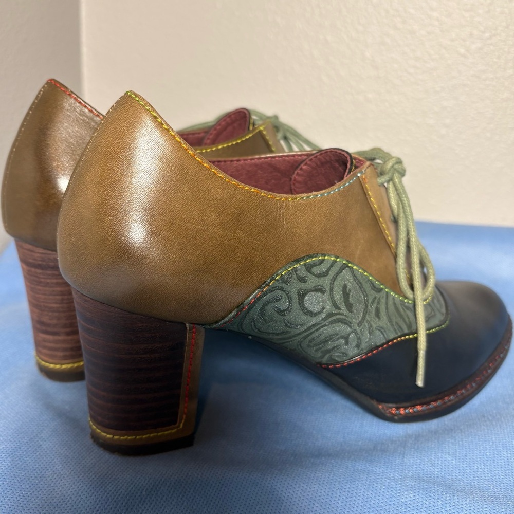 L’Artiste Lavada Bootie by spring step heeled Oxford, hand painted leather - Picture 10 of 16